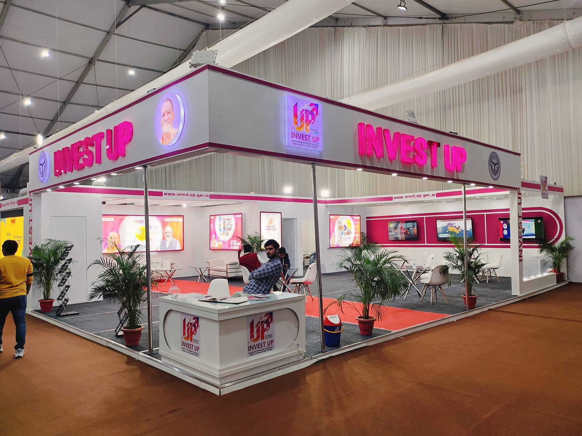 INVEST UP exhibition stall with visitor engagement